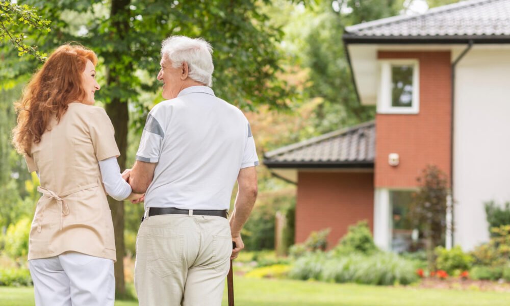 How to Choose the Right Senior Care Solutions for Your Loved One
