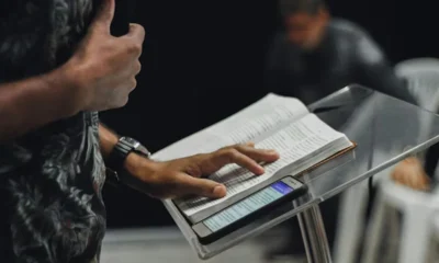 what denomination is les feldick ministries